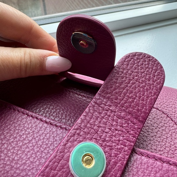 ALMOST NEW Senreve Aria Belt Bag in Raspberry - Picture 8 of 8